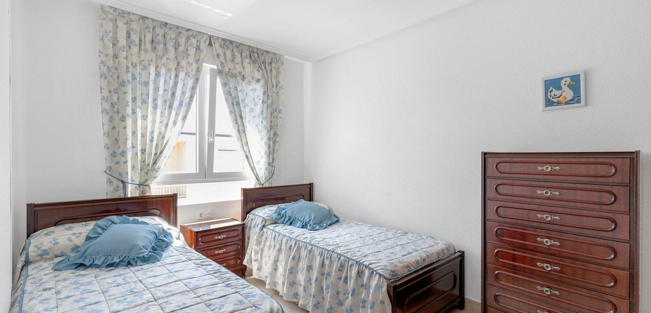 Sale - Apartment / flat -
Torrevieja - Acequion
