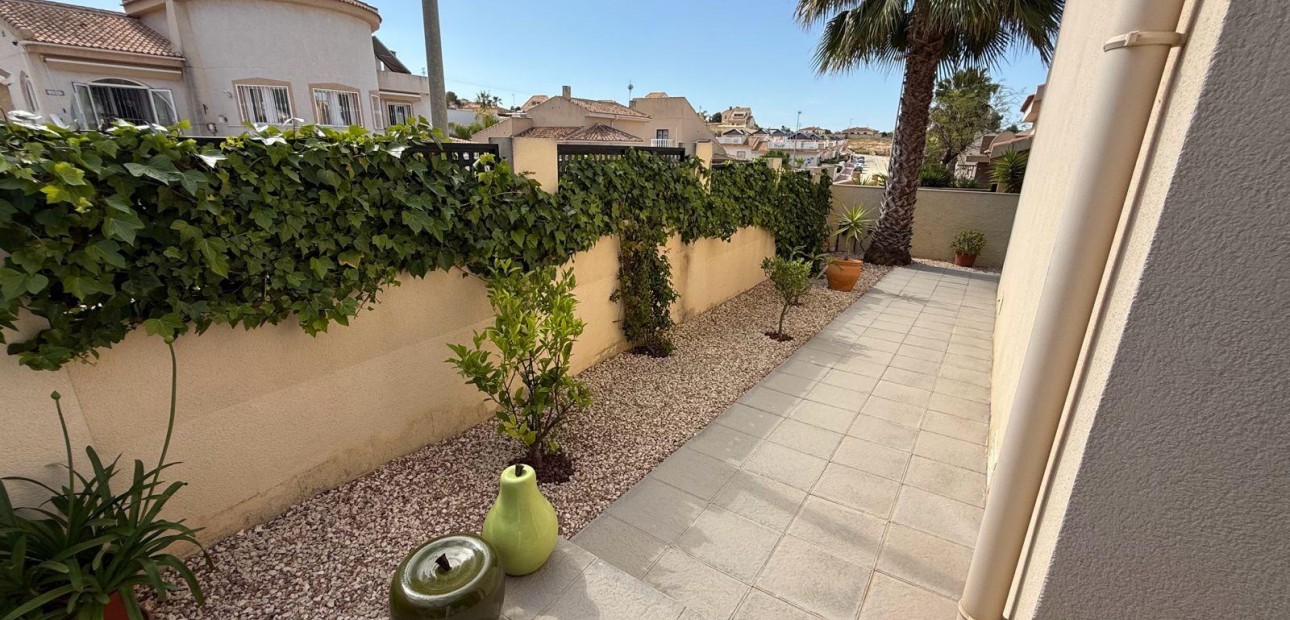 Herverkoop - Villa -
Ciudad quesada - Costa blanca sur