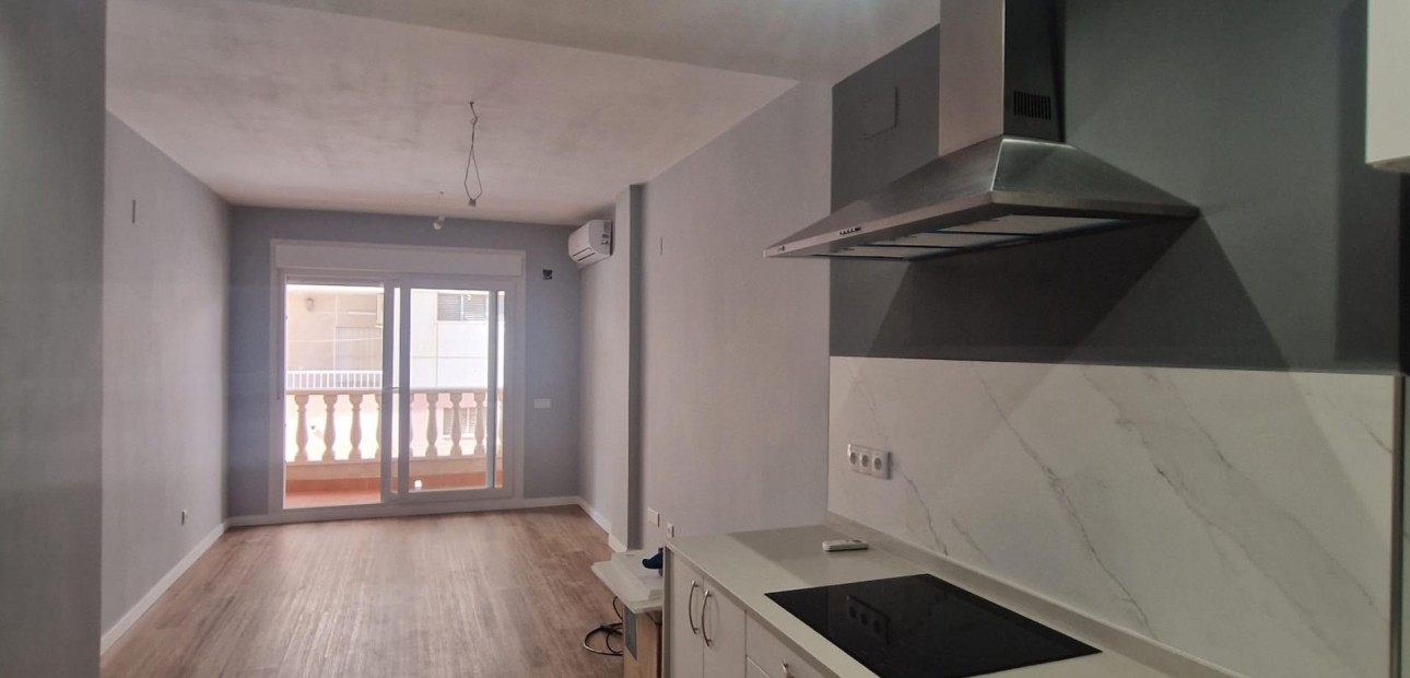 Sale - Apartment / flat -
Torrevieja - La Mata pueblo