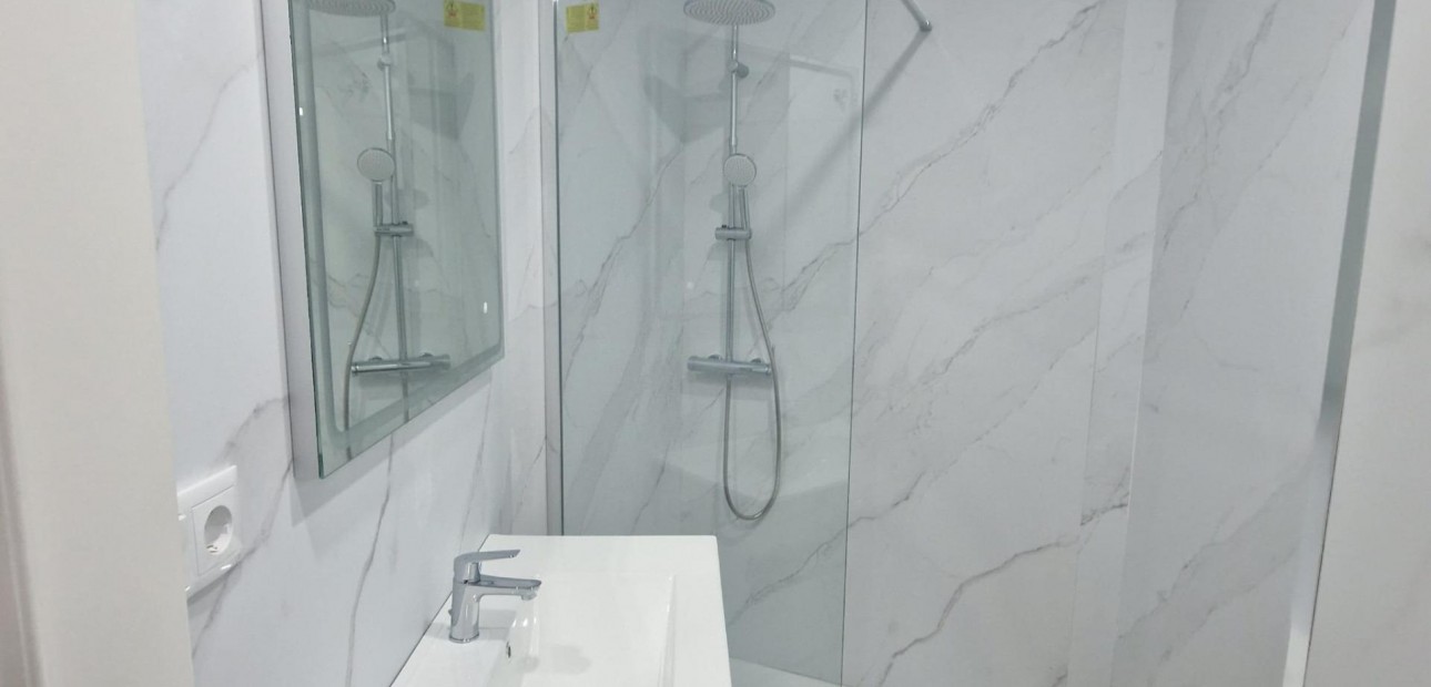 Sale - Apartment / flat -
Torrevieja - La Mata pueblo
