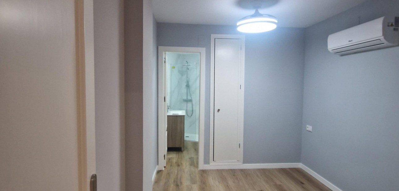 Sale - Apartment / flat -
Torrevieja - La Mata pueblo
