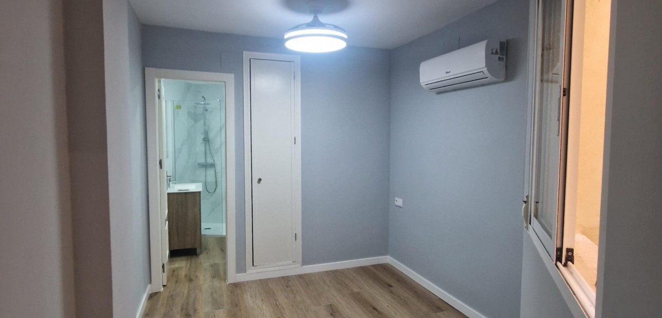 Sale - Apartment / flat -
Torrevieja - La Mata pueblo