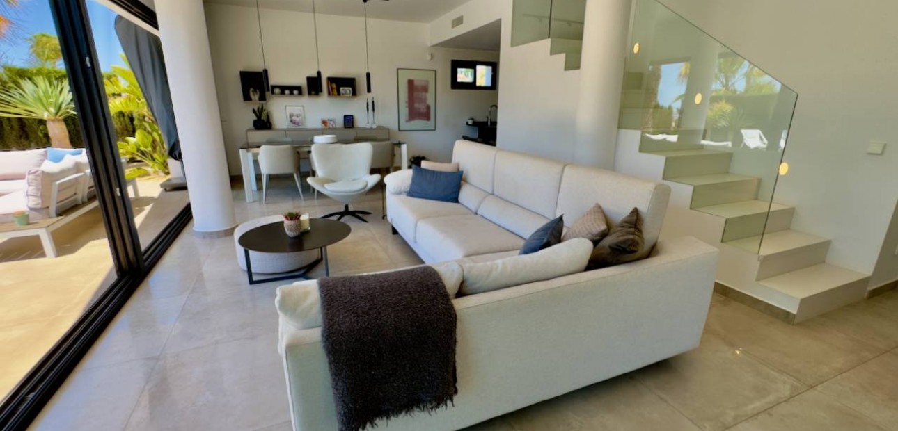 Sale - Villa -
Ciudad Quesada