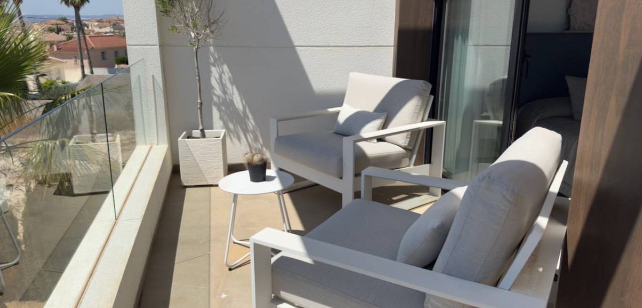 Sale - Villa -
Ciudad Quesada