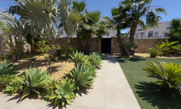 Sale - Villa -
Ciudad Quesada
