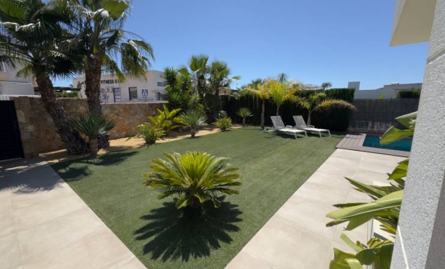 Sale - Villa -
Ciudad Quesada
