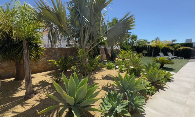 Sale - Villa -
Ciudad Quesada