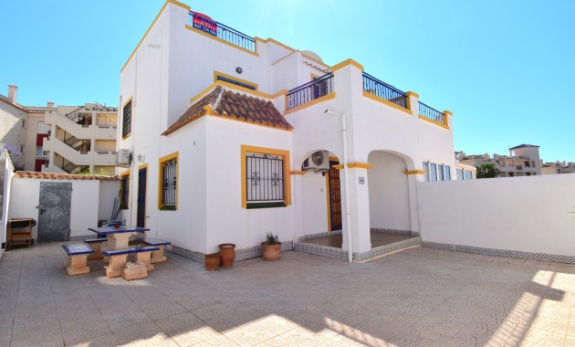 Venta - Semi Detached Villa -
Orihuela Costa - Playa Flamenca