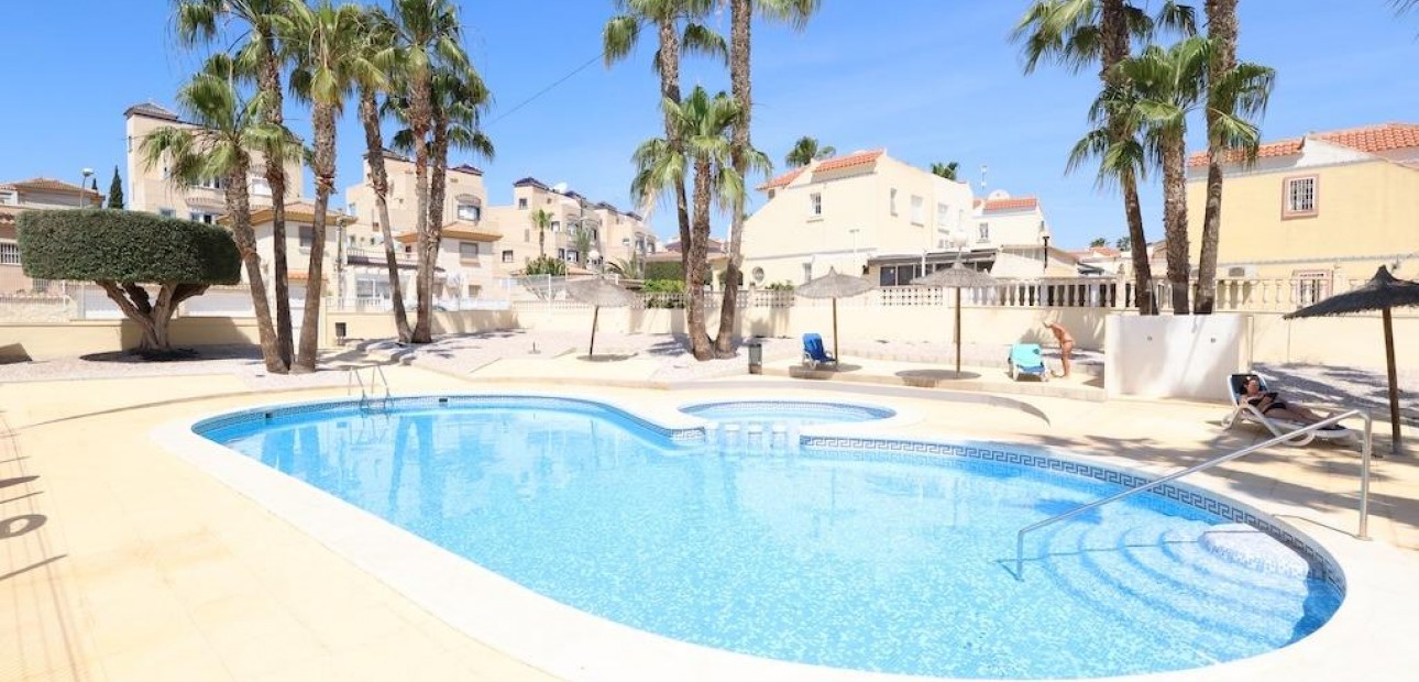 Herverkoop - Bungalow -
San Miguel de Salinas - Las filipinas