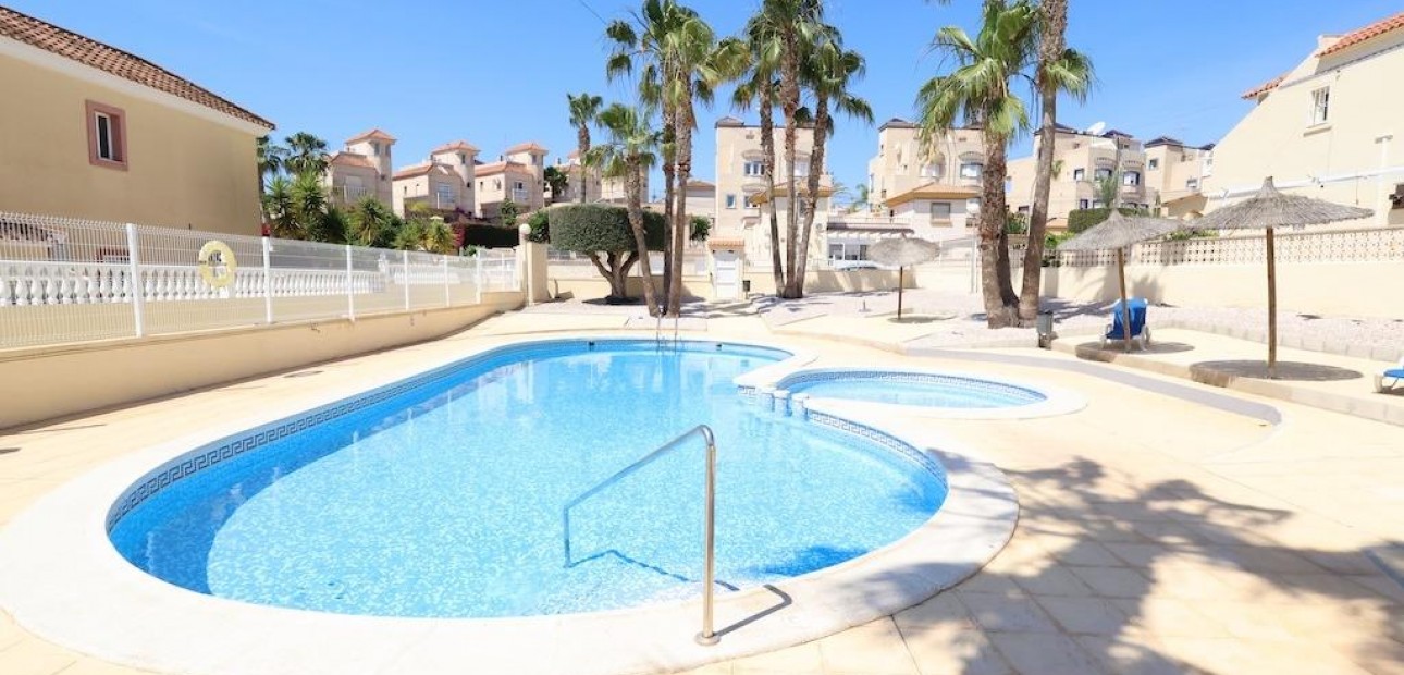 Herverkoop - Bungalow -
San Miguel de Salinas - Las filipinas