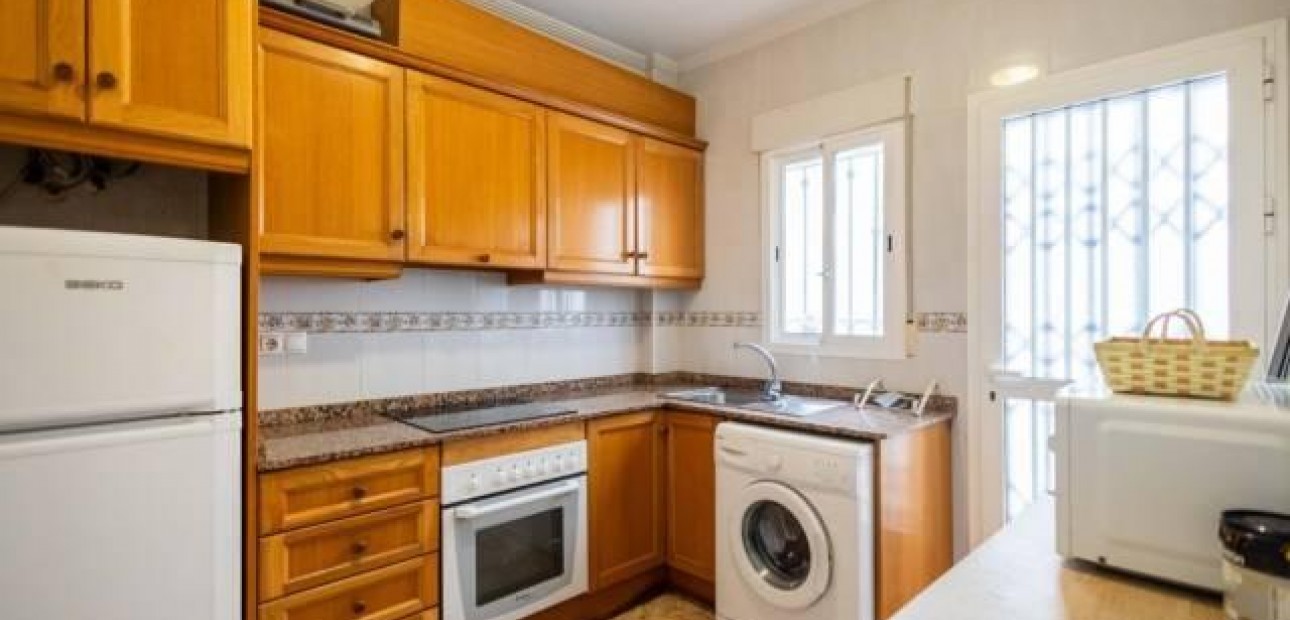 Herverkoop - Bungalow -
Orihuela Costa - Punta Prima