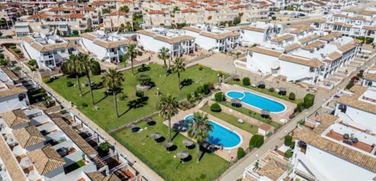 Herverkoop - Bungalow -
Orihuela Costa - Punta Prima
