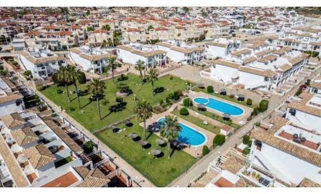 Herverkoop - Bungalow -
Orihuela Costa - Punta Prima