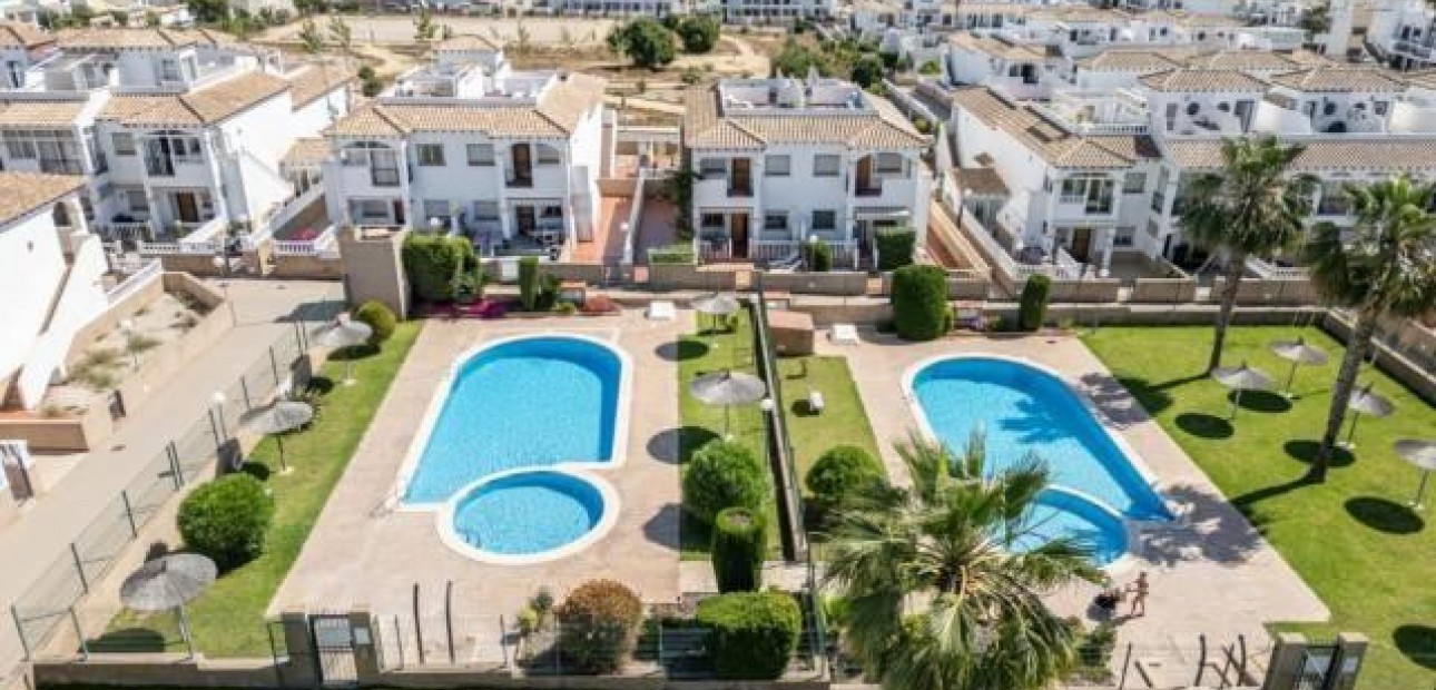 Herverkoop - Bungalow -
Orihuela Costa - Punta Prima
