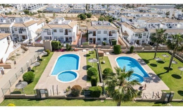 Herverkoop - Bungalow -
Orihuela Costa - Punta Prima