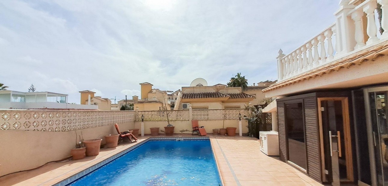 Herverkoop - Villa -
Orihuela Costa - Villamartín-Las Filipinas