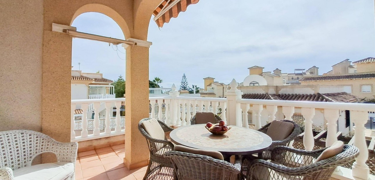 Herverkoop - Villa -
Orihuela Costa - Villamartín-Las Filipinas