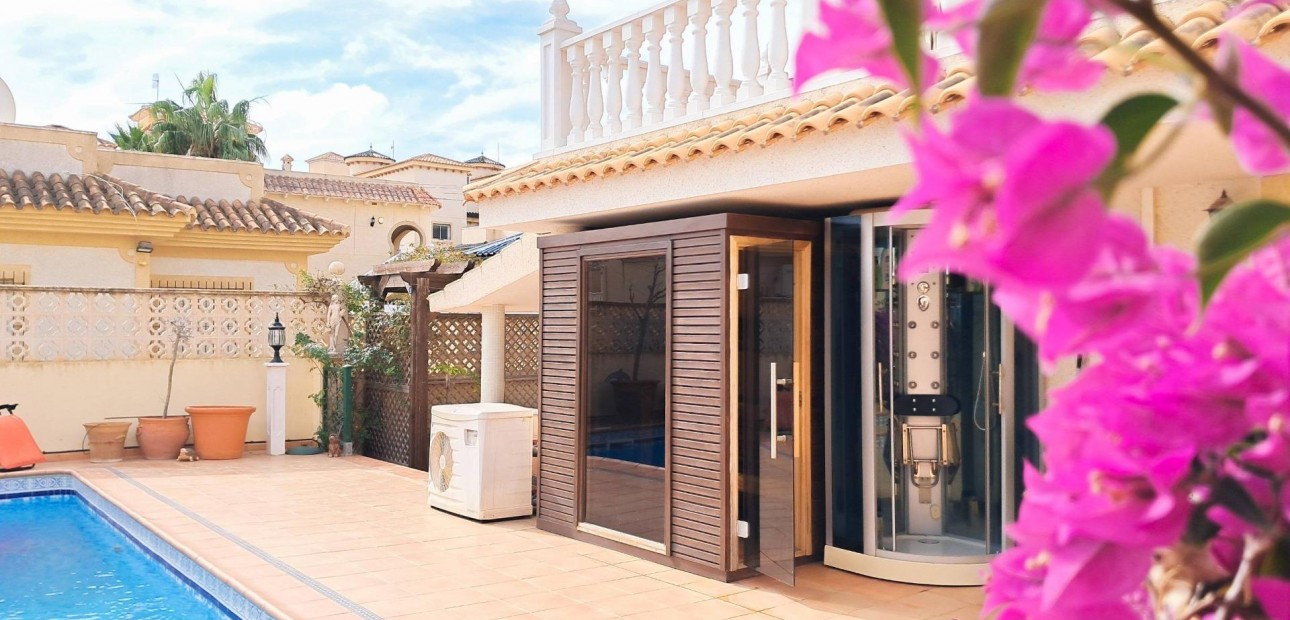 Herverkoop - Villa -
Orihuela Costa - Villamartín-Las Filipinas