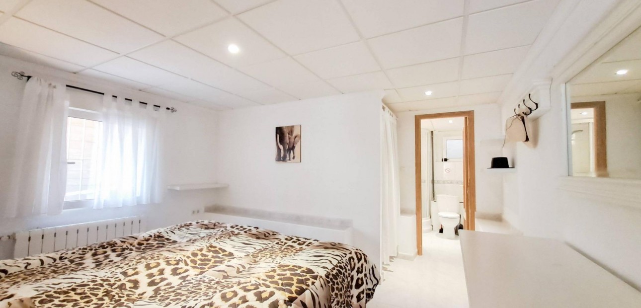 Herverkoop - Villa -
Orihuela Costa - Villamartín-Las Filipinas