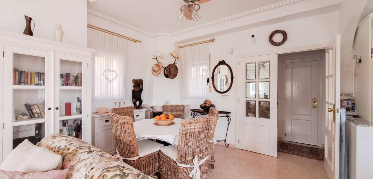 Herverkoop - Villa -
Orihuela Costa - Villamartín-Las Filipinas