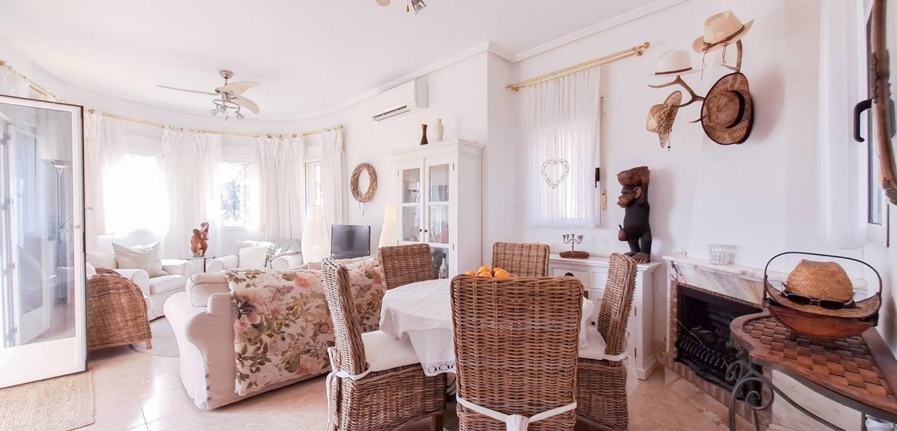 Herverkoop - Villa -
Orihuela Costa - Villamartín-Las Filipinas