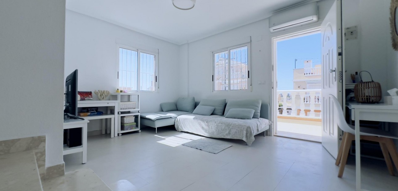 Sale - Bungalow -
Torrevieja - La veleta