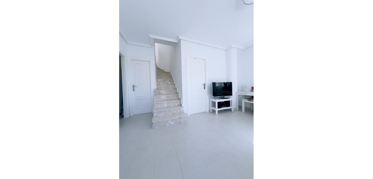 Sale - Bungalow -
Torrevieja - La veleta