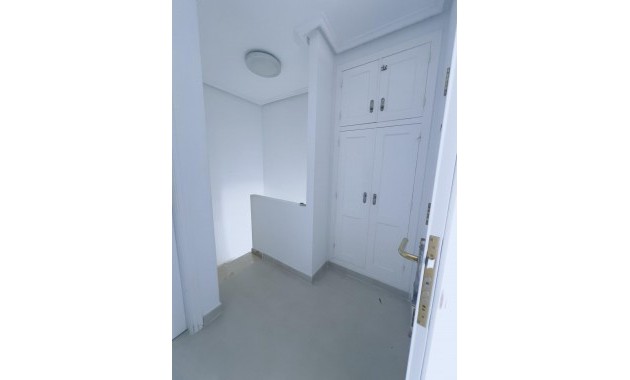 Sale - Bungalow -
Torrevieja - La veleta