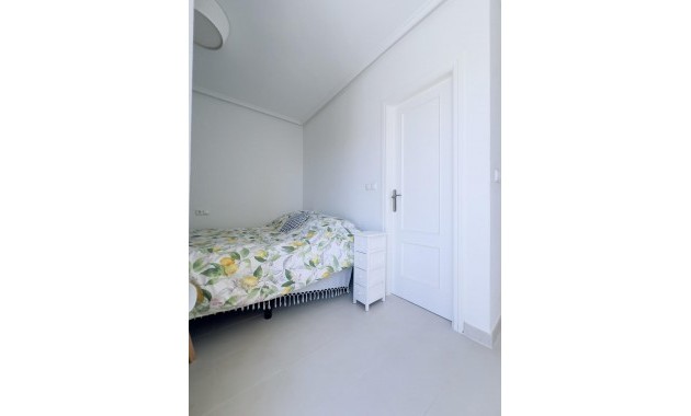 Sale - Bungalow -
Torrevieja - La veleta