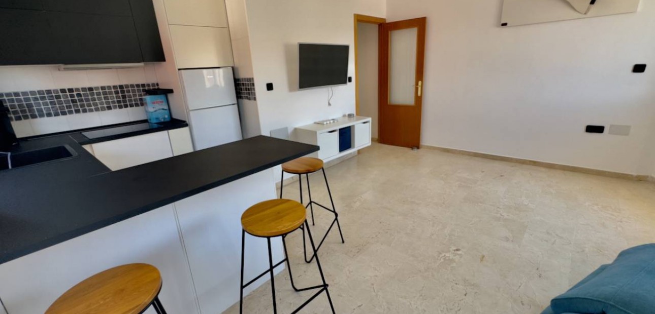 Venta - Apartamento / piso -
Benijofar