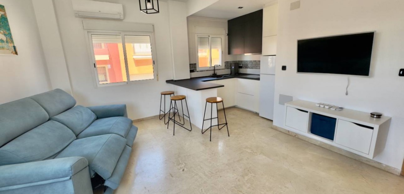 Venta - Apartamento / piso -
Benijofar