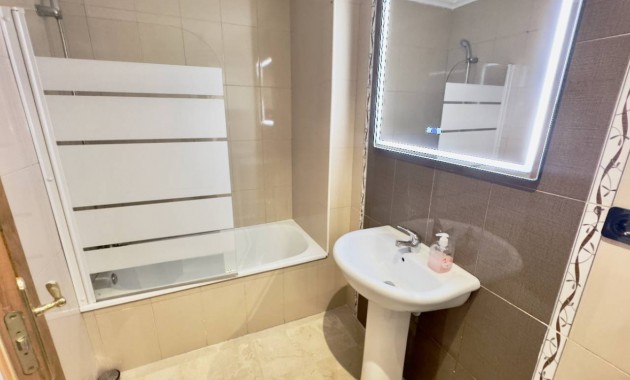 Venta - Apartamento / piso -
Benijofar