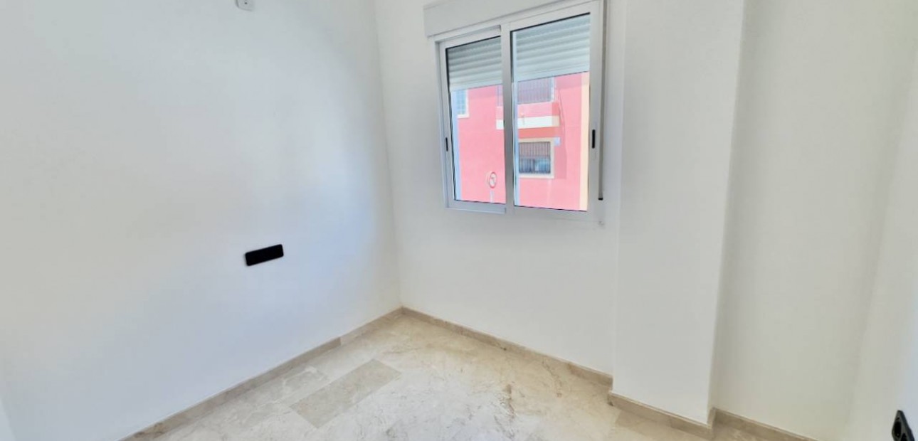 Venta - Apartamento / piso -
Benijofar