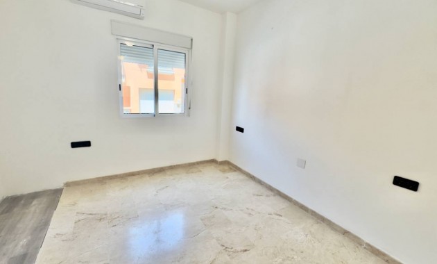 Venta - Apartamento / piso -
Benijofar