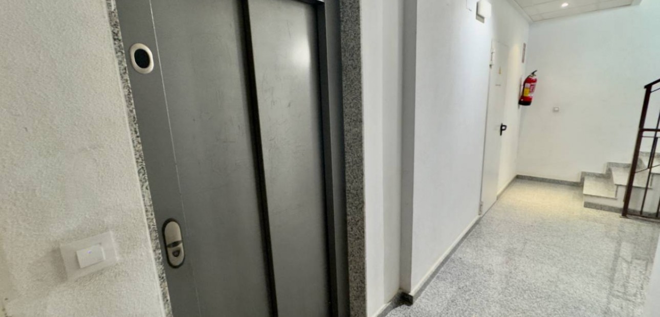 Venta - Apartamento / piso -
Benijofar