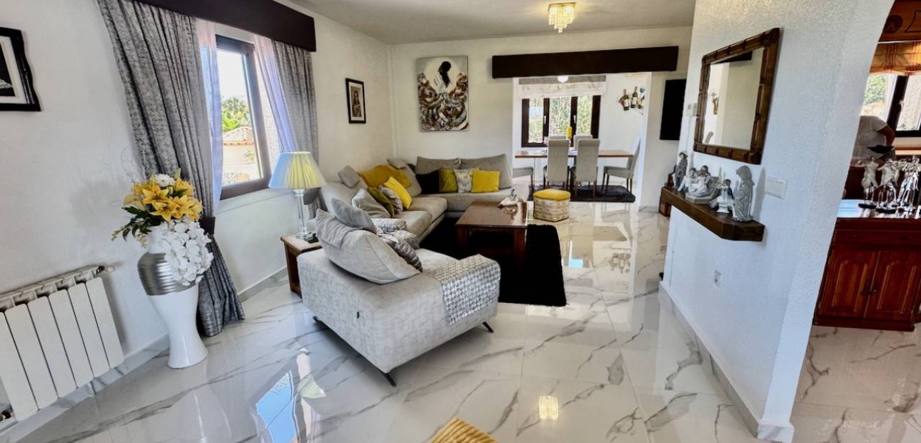 Herverkoop - Villa -
Algorfa - Lomas De La Juliana