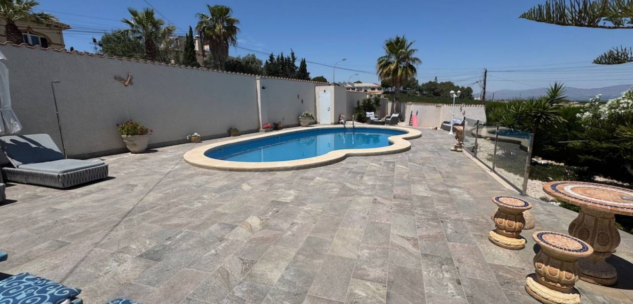 Herverkoop - Villa -
Algorfa - Lomas De La Juliana