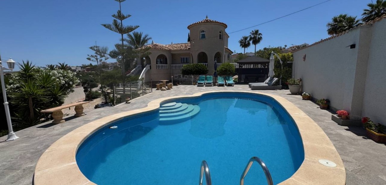 Herverkoop - Villa -
Algorfa - Lomas De La Juliana