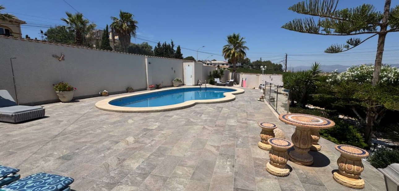 Herverkoop - Villa -
Algorfa - Lomas De La Juliana