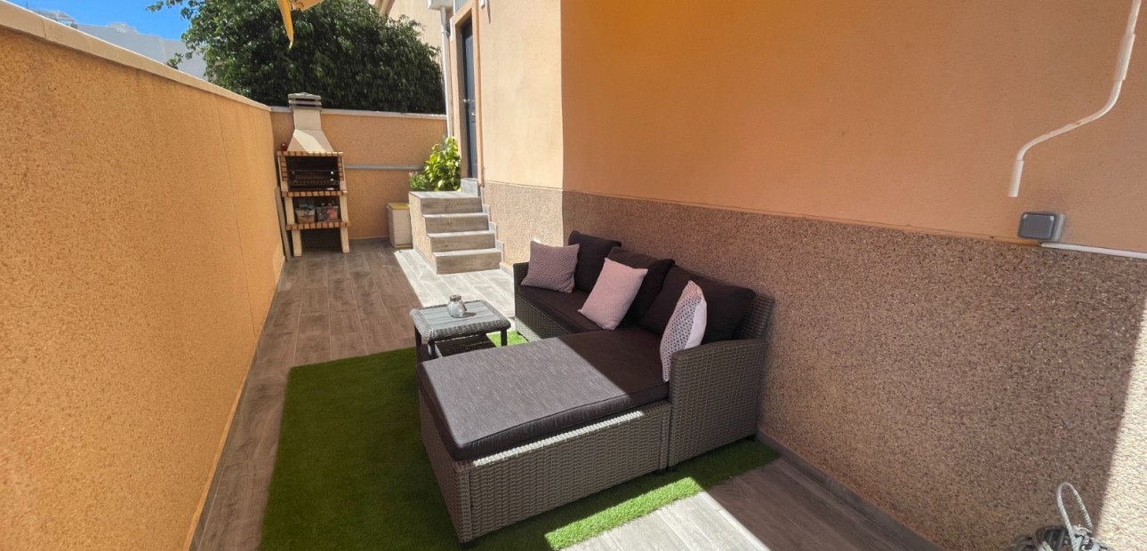 Herverkoop - Semi Detached Villa -
Orihuela Costa - Villamartin