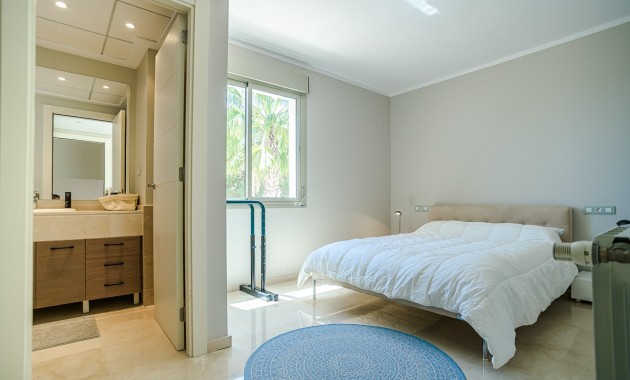Herverkoop - Villa -
San Miguel de Salinas - Las Colinas Golf