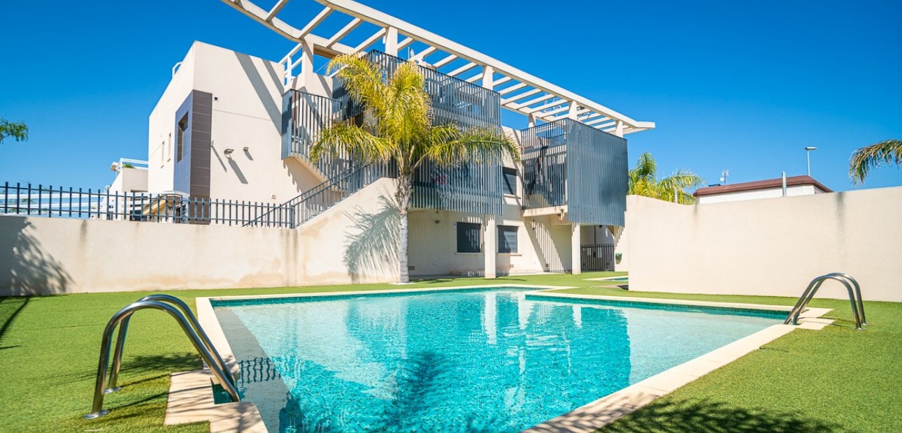 Venta - Apartamento / piso -
TORRE DE LA HORARADA