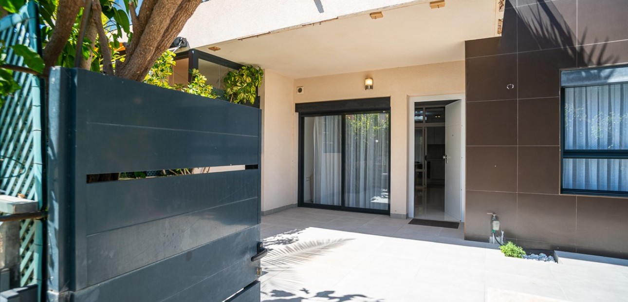 Venta - Apartamento / piso -
TORRE DE LA HORARADA