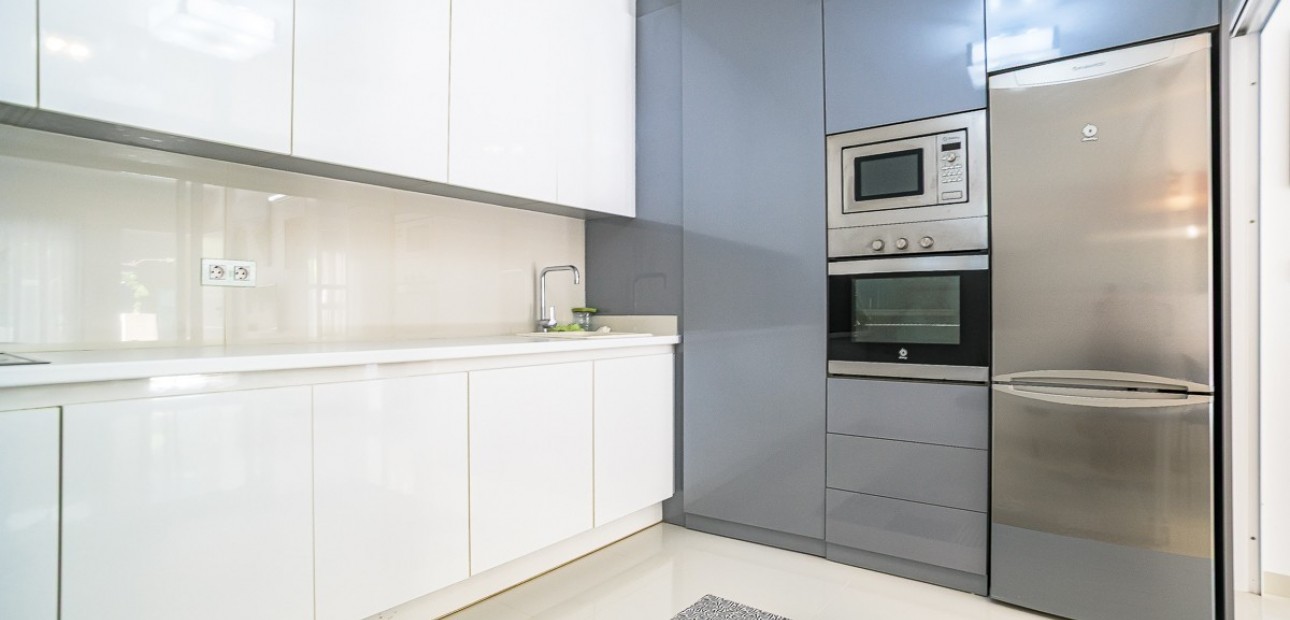 Venta - Apartamento / piso -
TORRE DE LA HORARADA