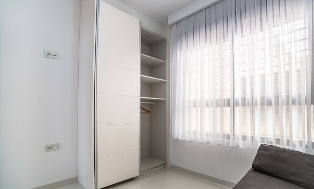 Venta - Apartamento / piso -
TORRE DE LA HORARADA
