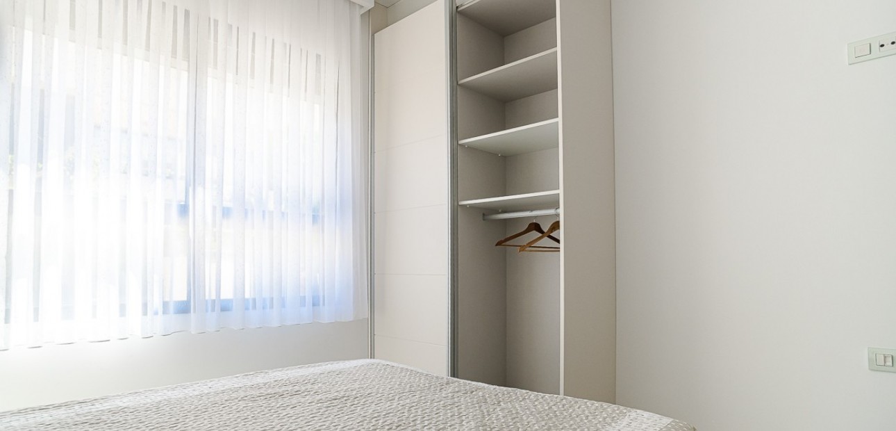 Venta - Apartamento / piso -
TORRE DE LA HORARADA