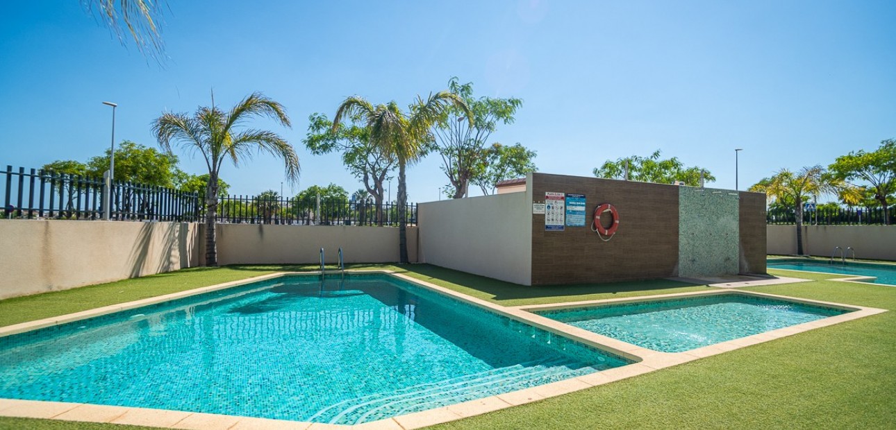 Venta - Apartamento / piso -
TORRE DE LA HORARADA