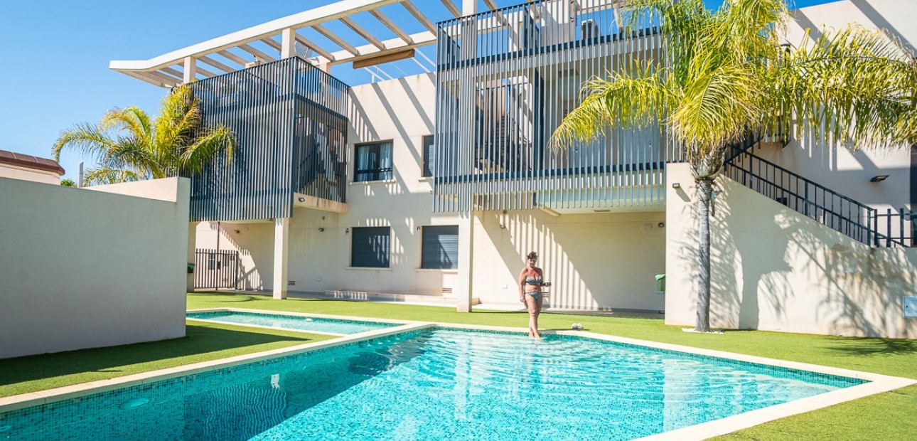Venta - Apartamento / piso -
TORRE DE LA HORARADA