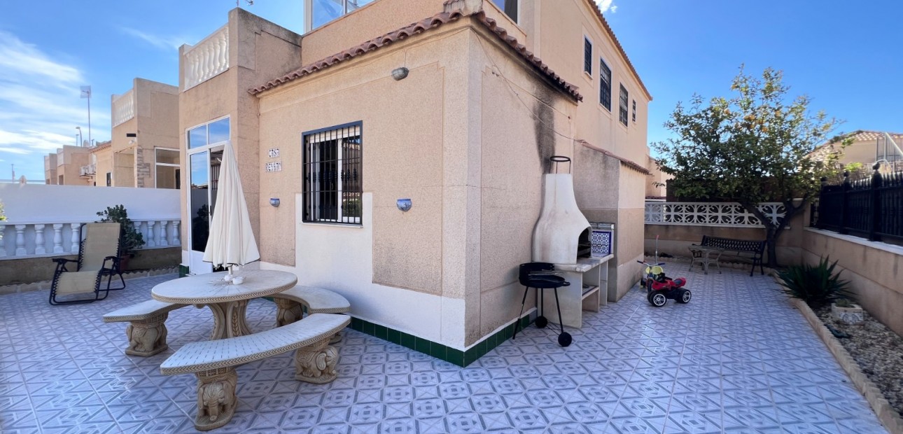 Venta - Adosado -
Torrevieja - La Siesta