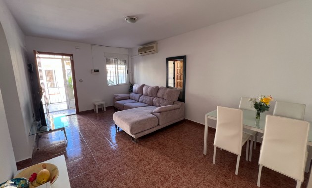 Venta - Adosado -
Torrevieja - La Siesta